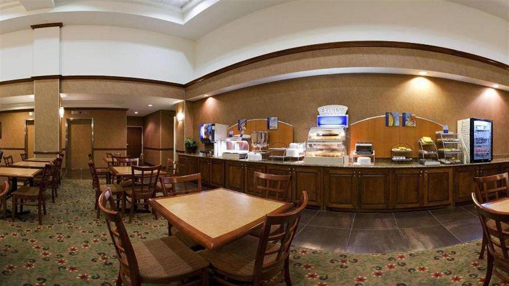 Holiday Inn Express & Suites Irving Conv Ctr - Las Colinas By Ihg Εξωτερικό φωτογραφία