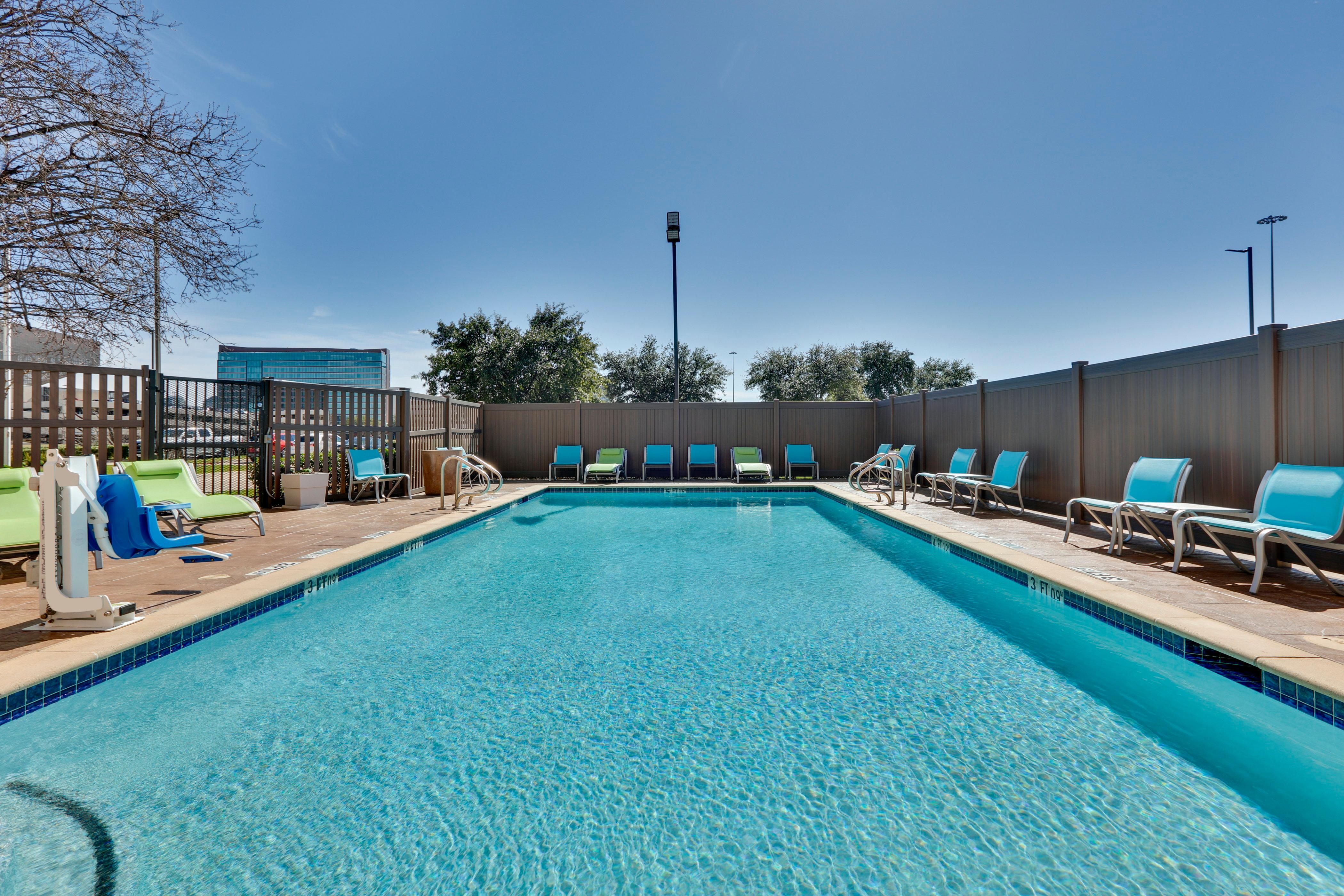 Holiday Inn Express & Suites Irving Conv Ctr - Las Colinas By Ihg Εξωτερικό φωτογραφία